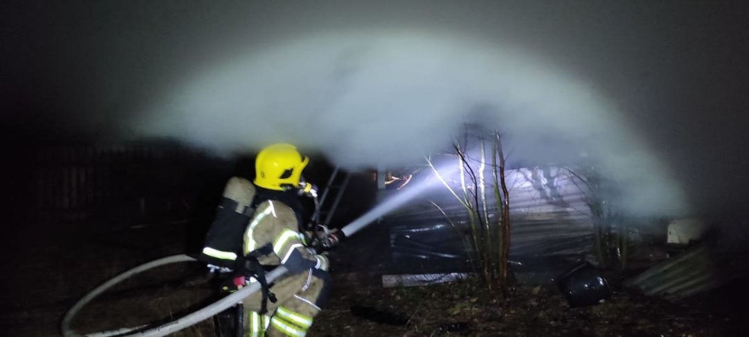 Пожарно-спасательные подразделения ликвидировали пожар в Кондопожском районе.